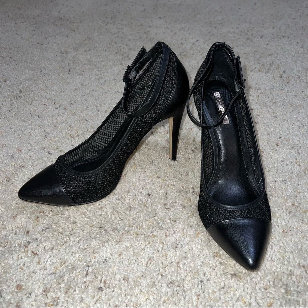 BCBG ENERATION black high heels in size 9 1/2